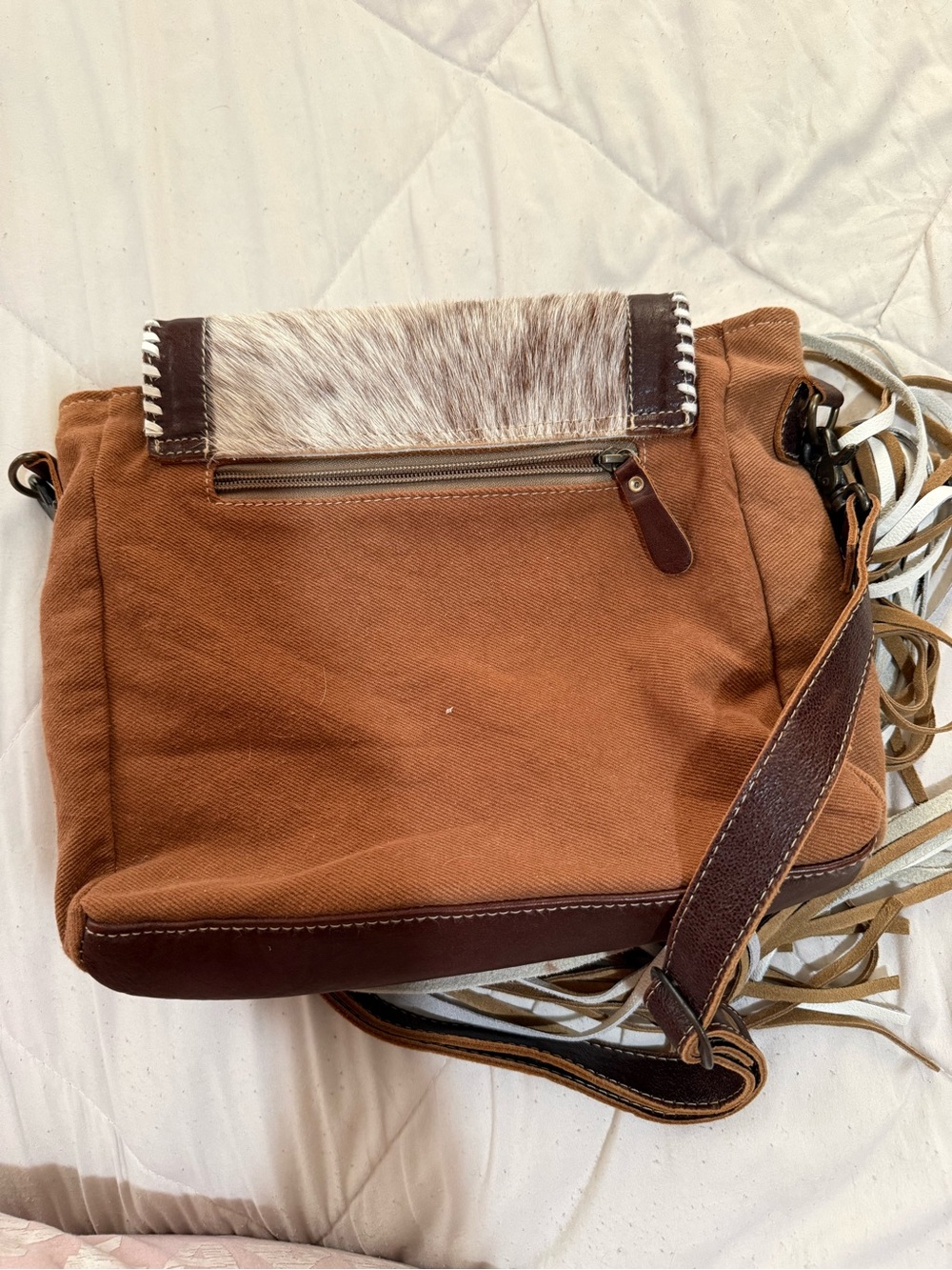 Boho Fringe Leather Crossbody Bag cow print - Brown & White - Picture 5 of 5